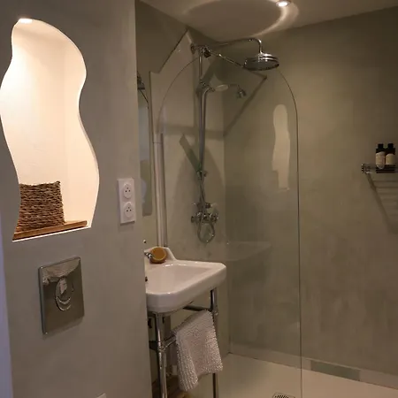 Origines Be Holistic فندق مبيت وإفطار
